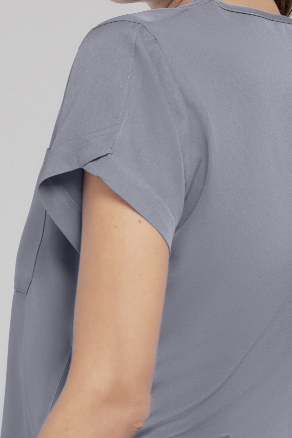 4135 - Kim - V-Neck Tuck In Scrub Top